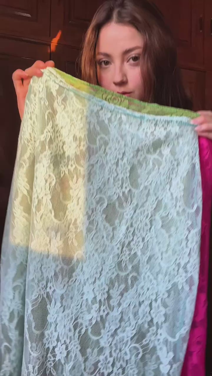 Falda Larga de Encaje Fucsia